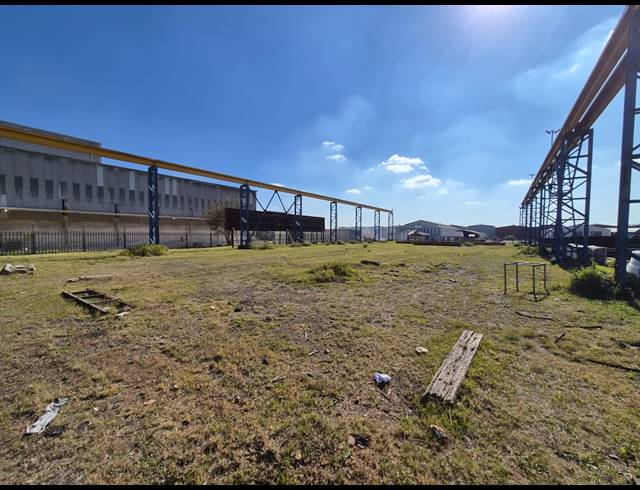 3,000M² INDUSTRIAL YARD TO LET IN ROODEKOP